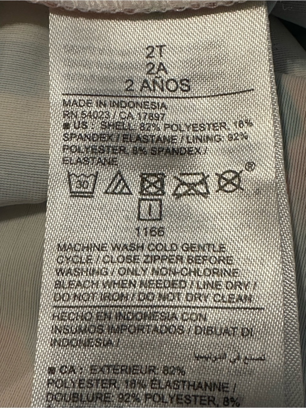 Old Navy Size 2T Long Sleeve Peaches Swimsuit EUC - Picture 6 of 7